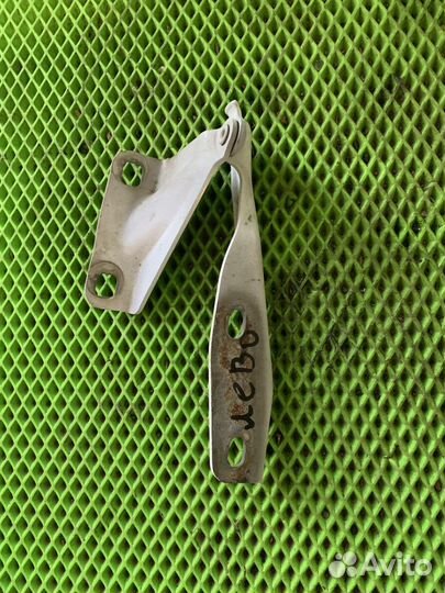 Петля капота левая LADA Granta