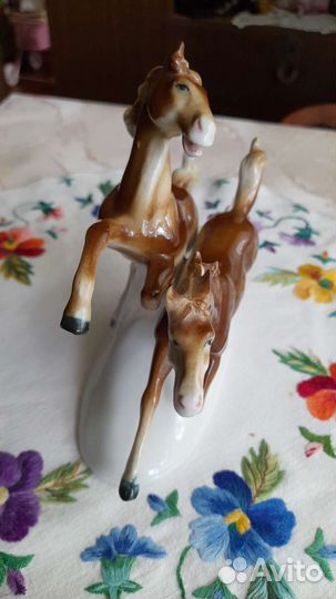 Статуэтка Кони