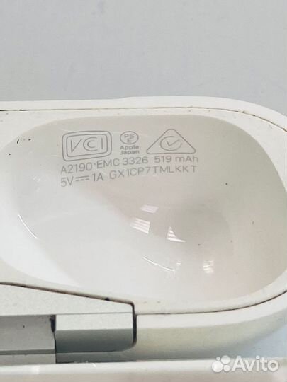 Наушники Apple AirPods*