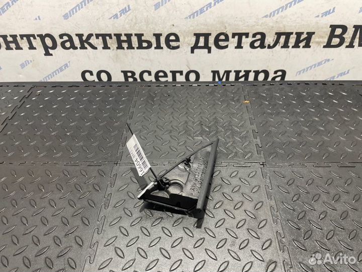 Накладка правая Bmw 3 E92 N52B30A 2008