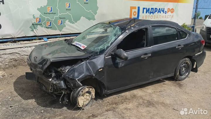 Накладка двери задней левой Nissan Almera (G15) 82