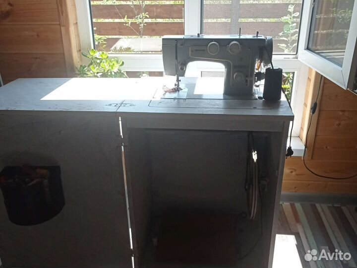 Швейная машинка бу электрическая