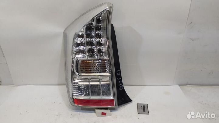 Фонарь задний Toyota 47-37 L Prius ZVW3 09-16