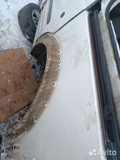 Боковина левая Форд Торнео Коннект. Низкая крыша