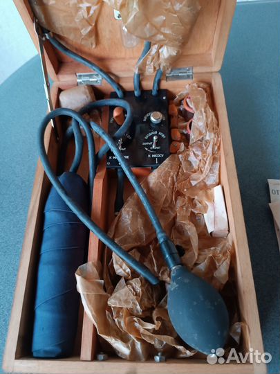 Тонометр ретро