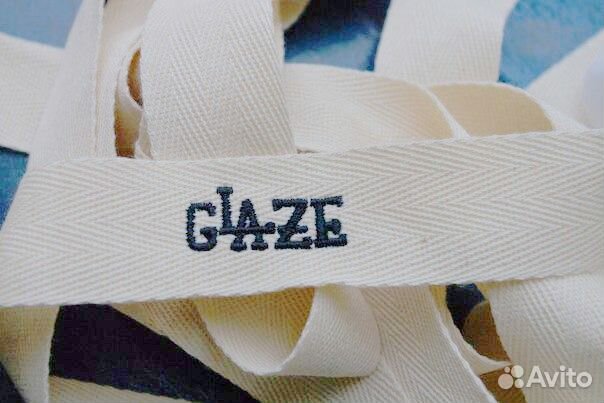 Вышивка на одежде, крое, текст, логотипы