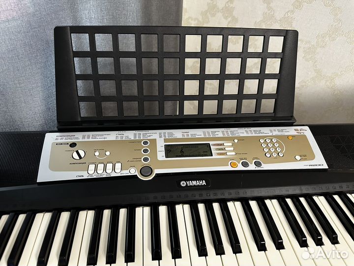 Синтезатор yamaha psr r200