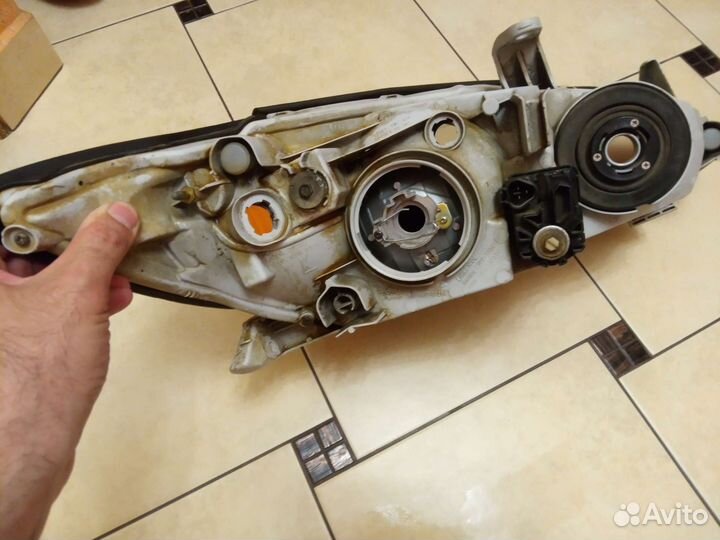 Фара Toyota Camry левая