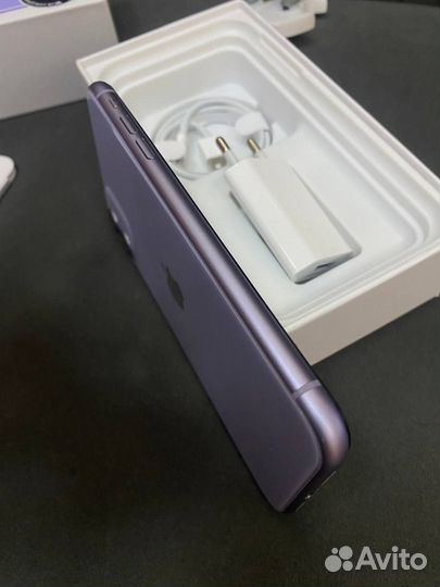 iPhone 11, 64 ГБ
