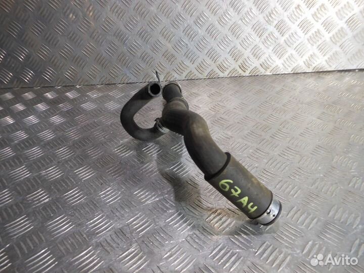 Патрубок радиатора нижний Мерседес 204