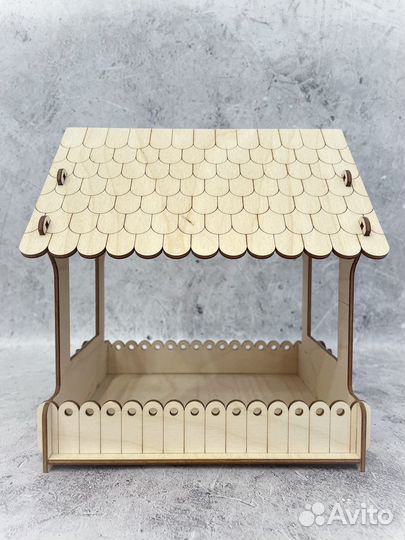 Кормушка для птиц деревянная