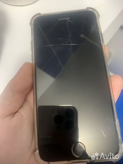 Телефон iPhone 7