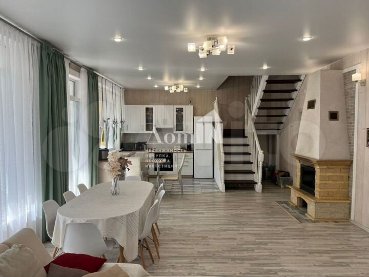 Дом 218 м² на участке 10 сот.