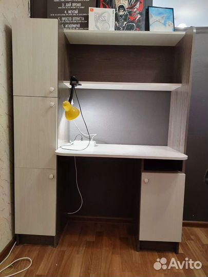 Письменный стол, компьютерный стол