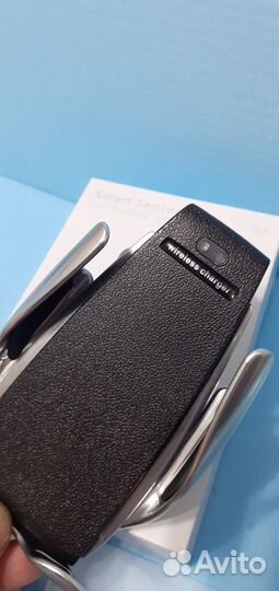 Сенсорный держатель с беспроводной зарядкой