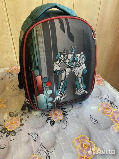 Рюкзак школьный