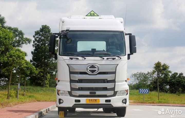 Hino 700, 2023
