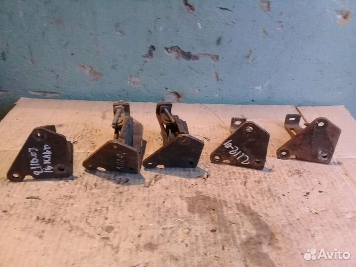 Кронштейн генератора верхний Ваз 2114