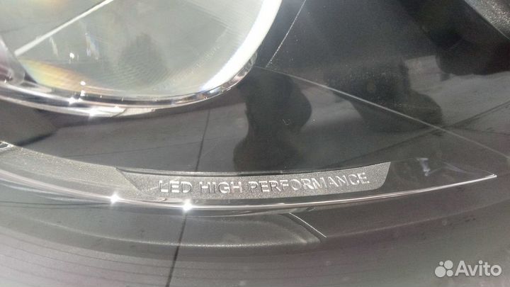 Фара правая Mercedes-Benz E-Class