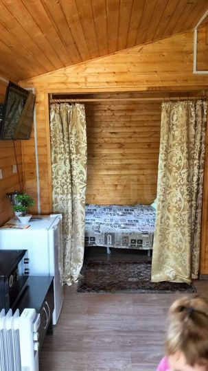 Дом 20 м² на участке 10 сот.