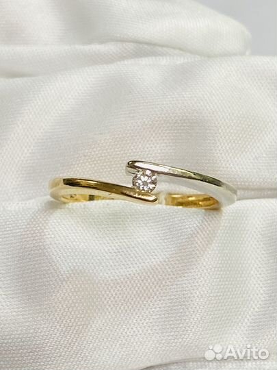 Золотое кольцо с бриллиантом (37790)*