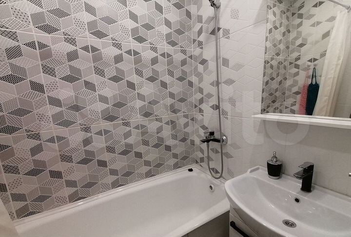 2-к. квартира, 56 м², 3/10 эт.