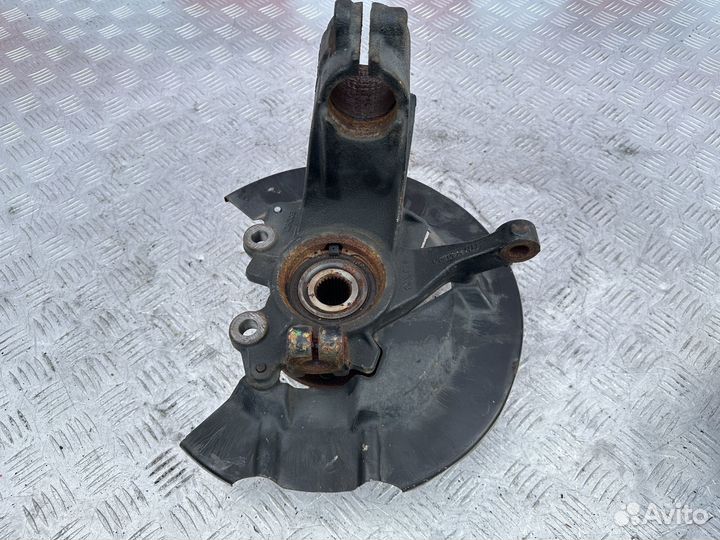 Кулак передний правый Ford Kuga 2