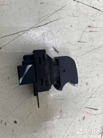 Кнопка стеклоподъемника передняя правая Dongfeng