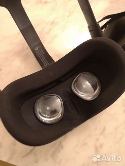 Шлем виртуальной реальности Oculus Qwest 1 64GB