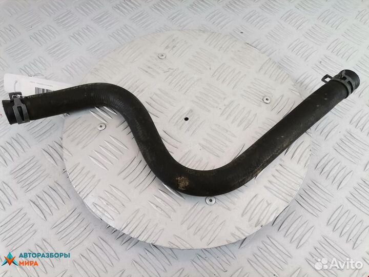 Патрубок отопителя (печки) Volkswagen Golf 3 1995