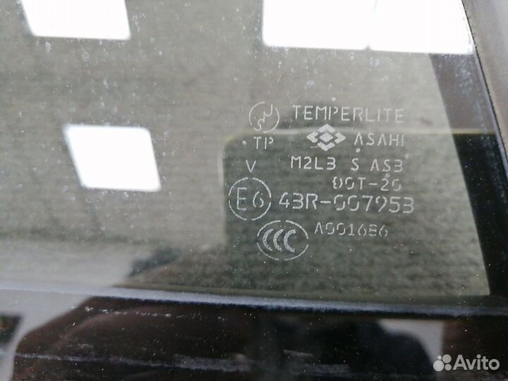 Стекло задней левой двери форточка 84556-65J20