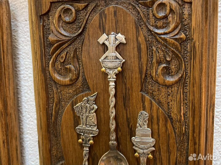 Набор ложечек на резном основании. На стену