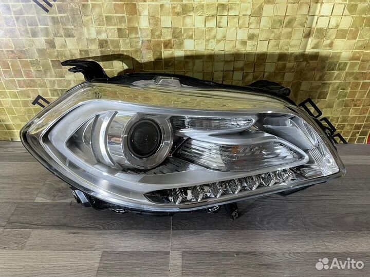 Фара правая на Suzuki SX4 II 13-16 ксенон новая