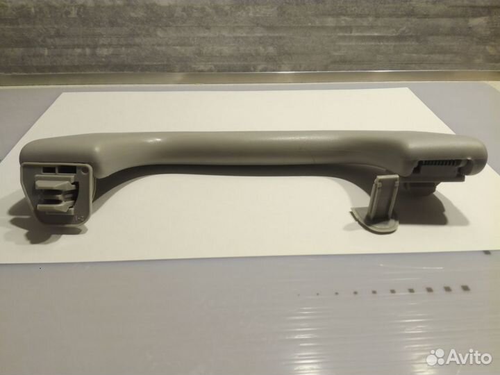 Ручка салонная пластмассовая передняя правая Mazda