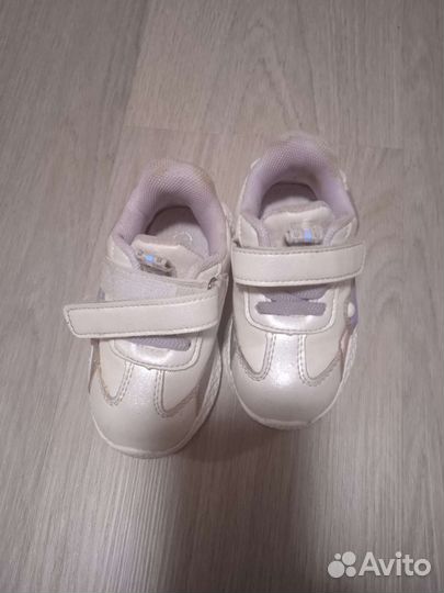 Кроссовки для девочки