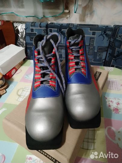 Лыжные ботинки новые