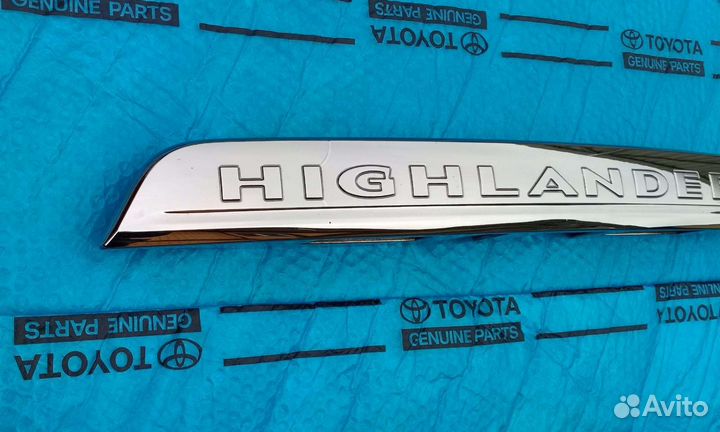 Тойота Хайлендер накладка багажника хромированная