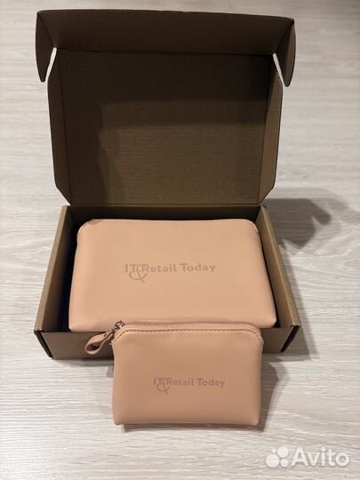 Косметичка пудровая новая