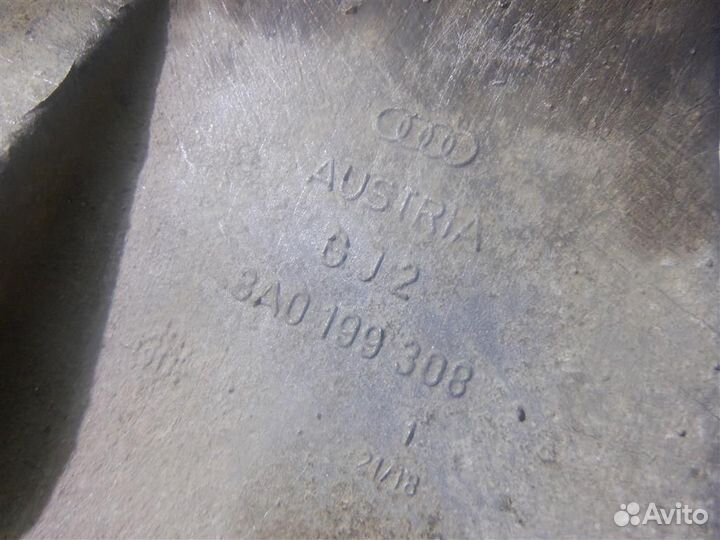 Кронштейн двигателя правый Ауди 80 90 Б4
