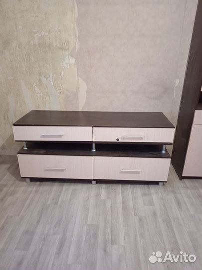 Тумба под телевизор со шкафами
