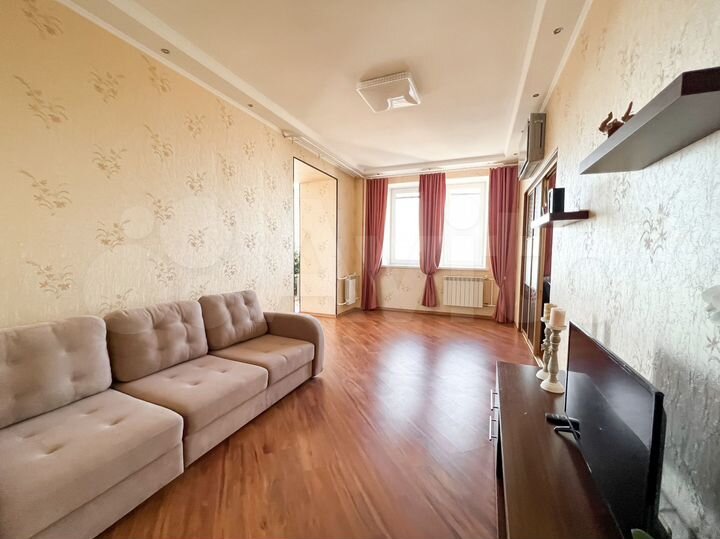 2-к. квартира, 67 м², 8/10 эт.
