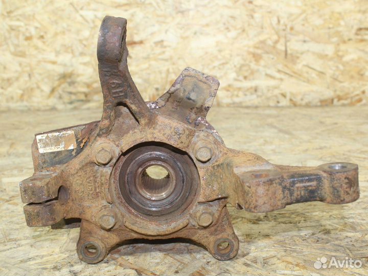 Кулак передний левый Kia Ceed 2