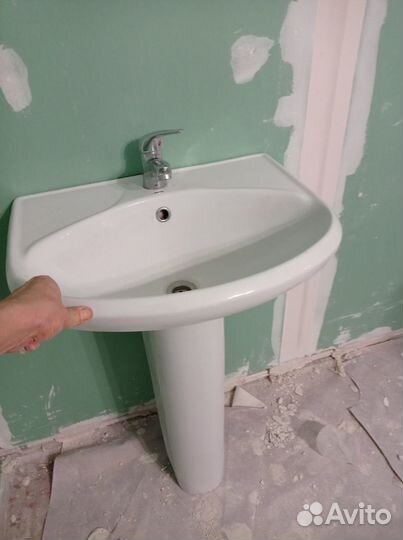 Раковина с пьедесталом