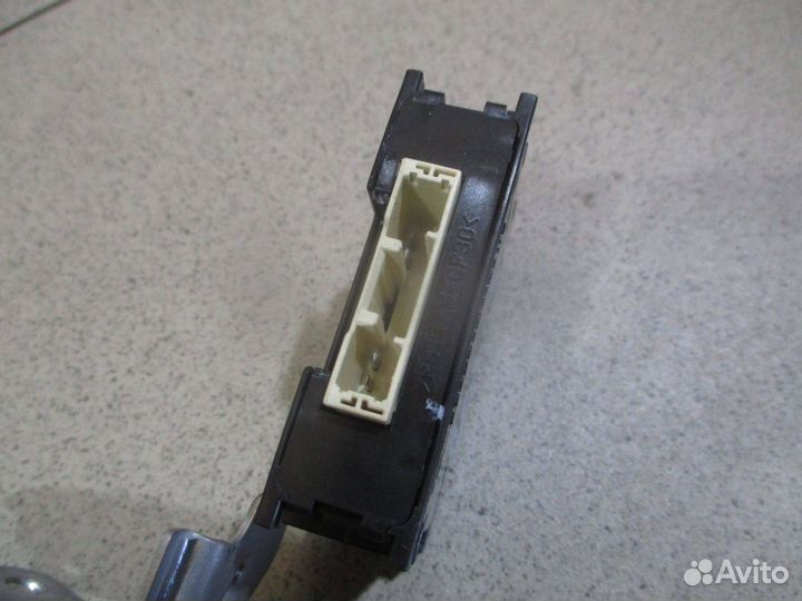 Блок электронный Toyota RAV4 (XA50)