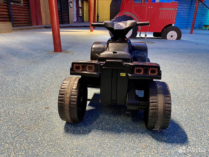 Детский квадроцикл на аккумуляторе