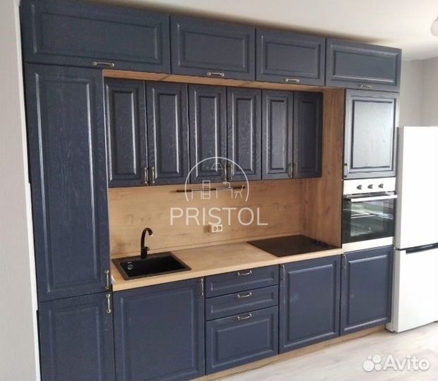 Кухня в загородный дом