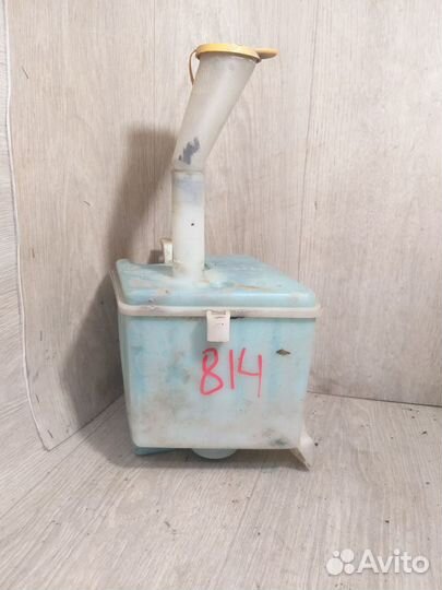 Бачок омывателя Nissan Primera