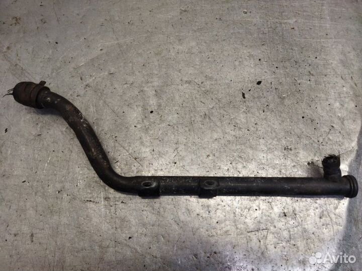 Трубка охлаждающей жидкости Kia Sorento D4CB 2.5