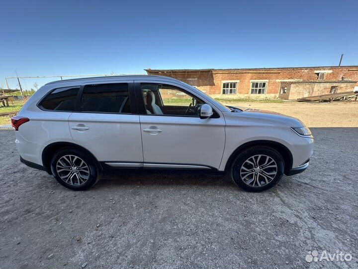 Mitsubishi Outlander 2.0 CVT, 2018, 54 300 км