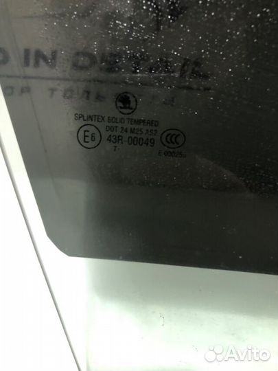 Стекло двери переднее правое skoda octavia tour 20